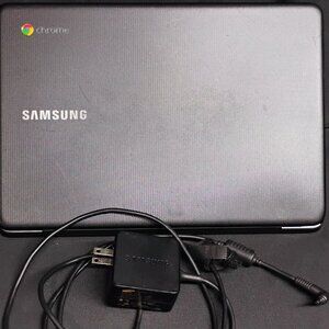 Samsung Chromebook XE500C13 11.6" Screen 16gb wifi Portable Durable w Charger